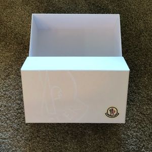 Moncler Empty new box